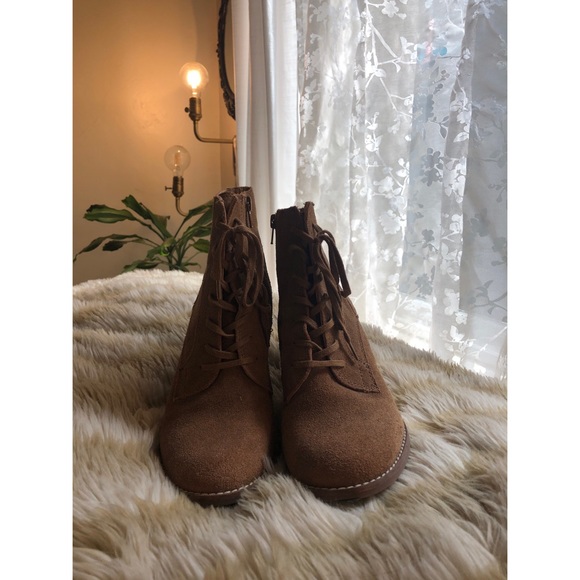 Lucky Suede Yoanna Wedge Bootie - Picture 3 of 4
